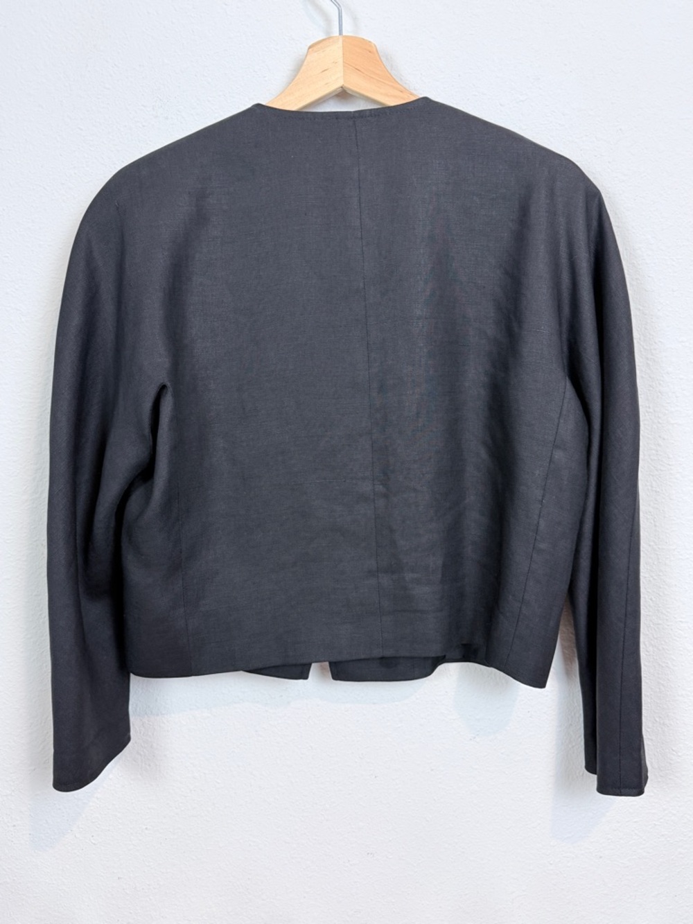 MaxMara Black Linen Cropped Collarless Single-Button Blazer 4 - Picture 5 of 10
